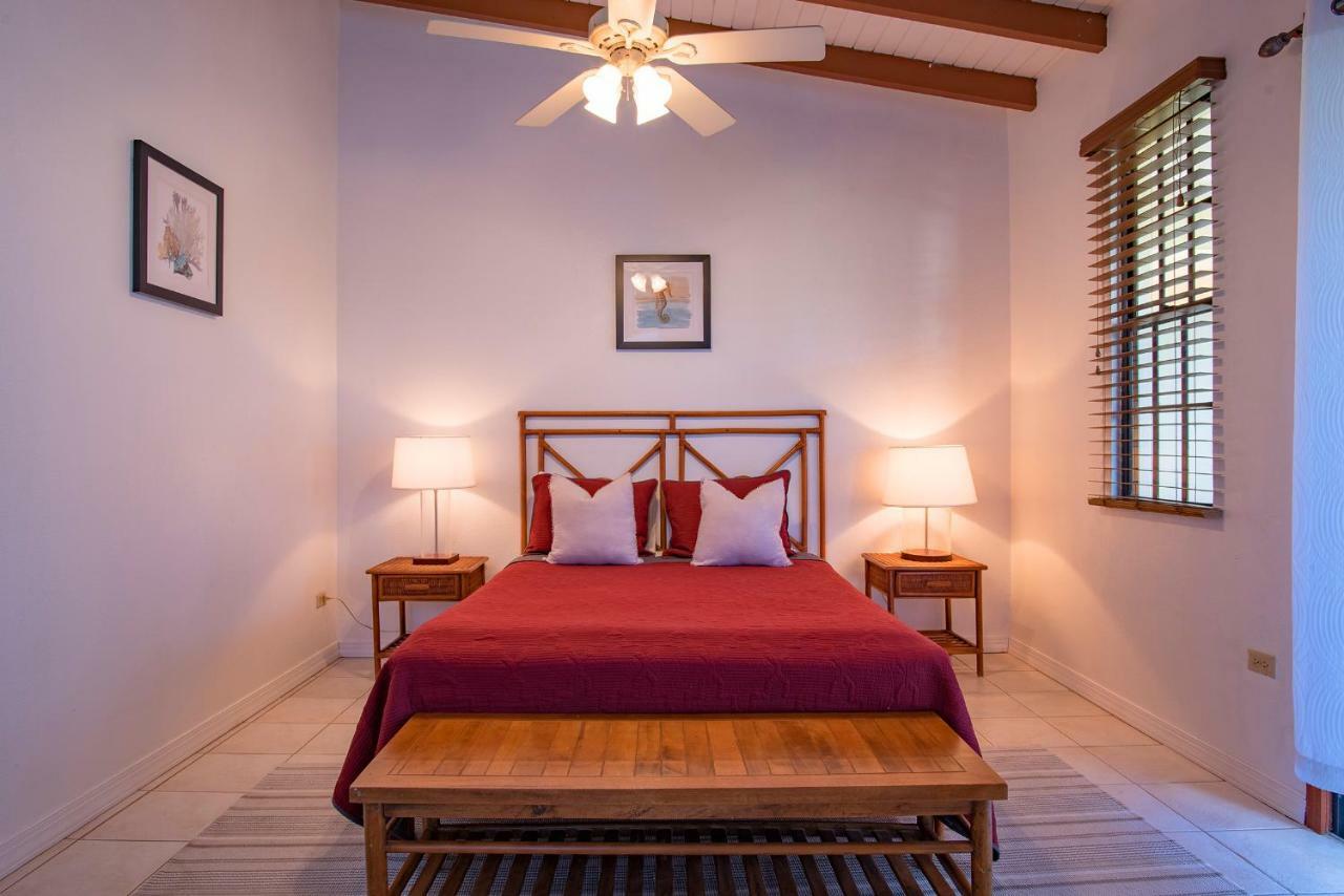 Bayview Vacation Apartments Spanish Town Eksteriør bilde