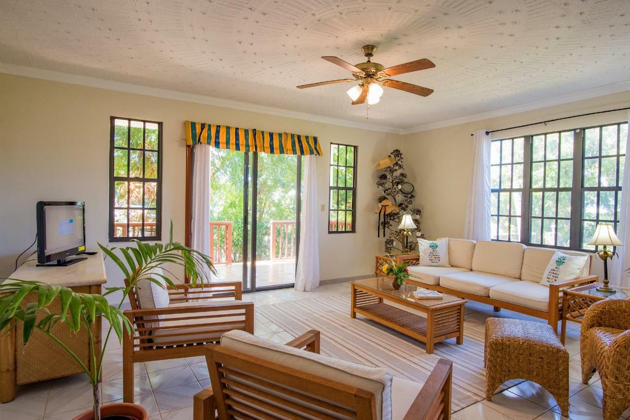 Bayview Vacation Apartments Spanish Town Eksteriør bilde