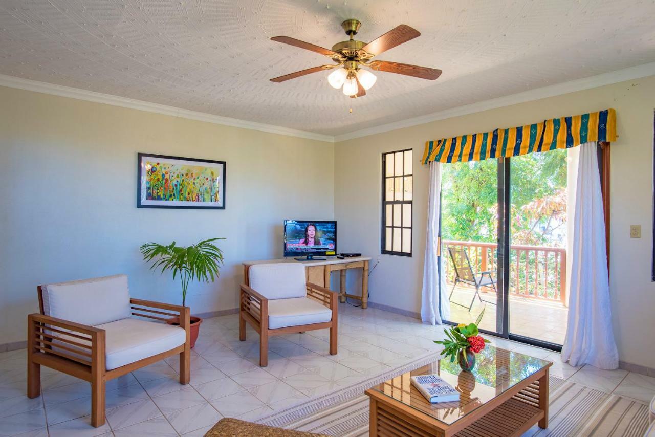 Bayview Vacation Apartments Spanish Town Eksteriør bilde